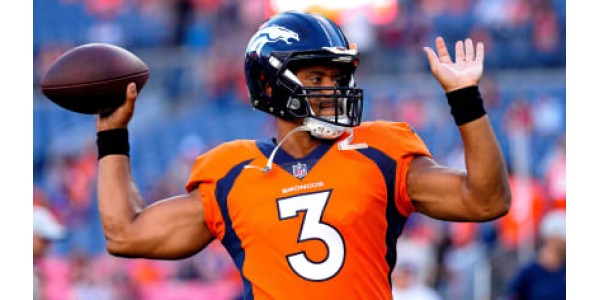 Los fanáticos de los Seattle Seahawks le dan la bienvenida a Russell Wilson al Lumen Field